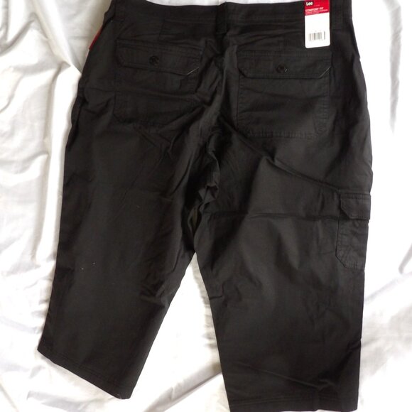 Lee Women's Comfort Fit Capri Pants, Black, 18W Medium, NWT - Picture 7 of 9